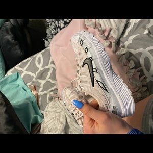 P-6000 Nike size 10.5 in women’s